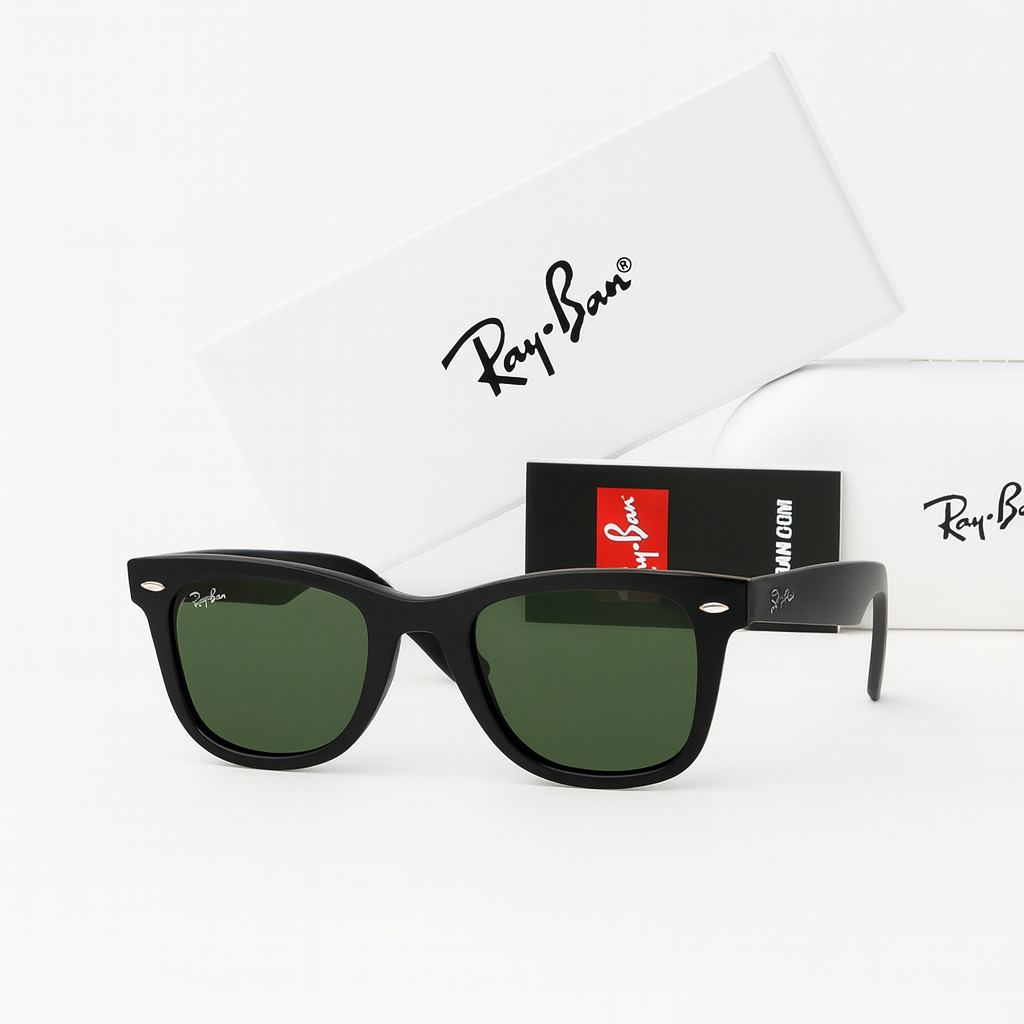 Ray-Ban Wayfarer Matte Black Sunglasses - Classic G-15 Green Lenses