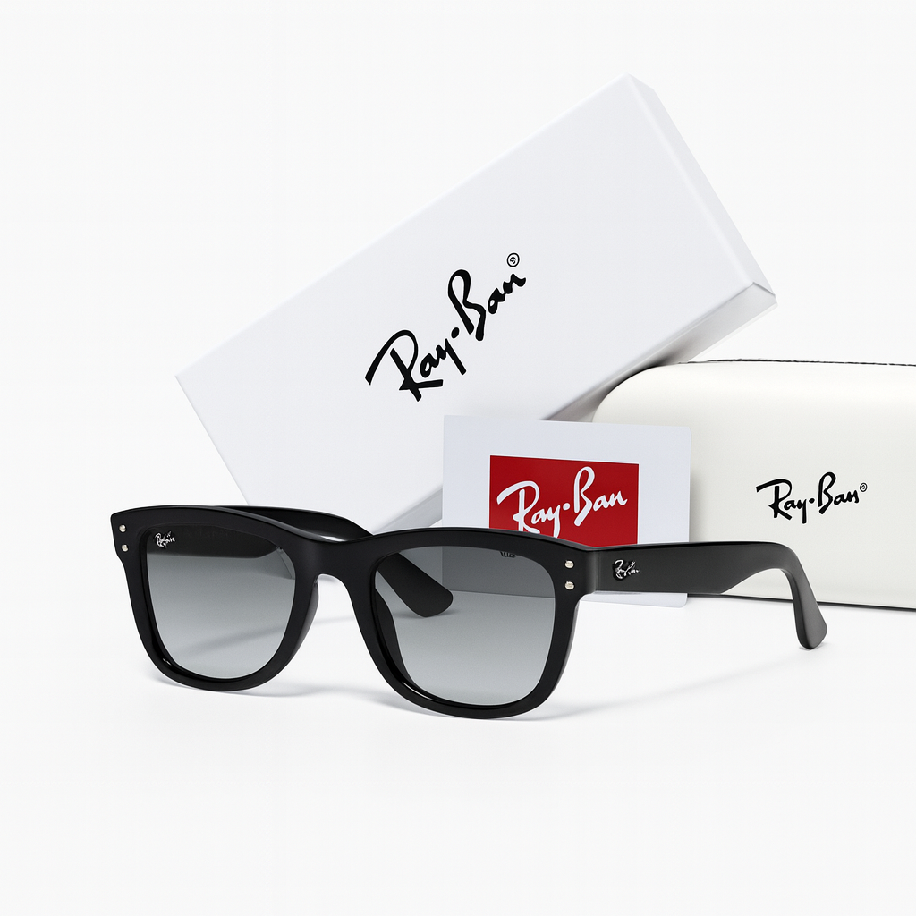 Ray-Ban Wayfarer Polarized Sunglasses - Gloss Black with Light Grey Lenses