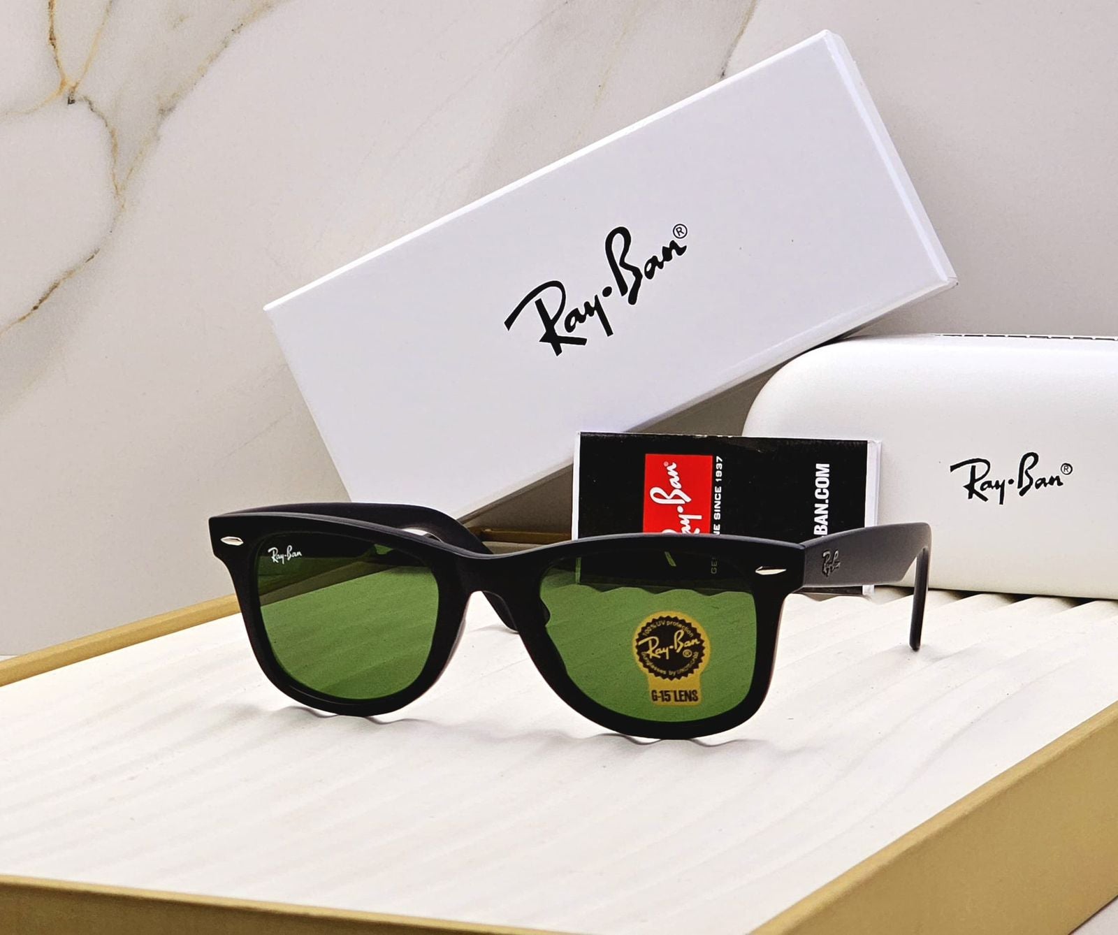 Ray-Ban Wayfarer Matte Black Sunglasses - Classic G-15 Green Lenses