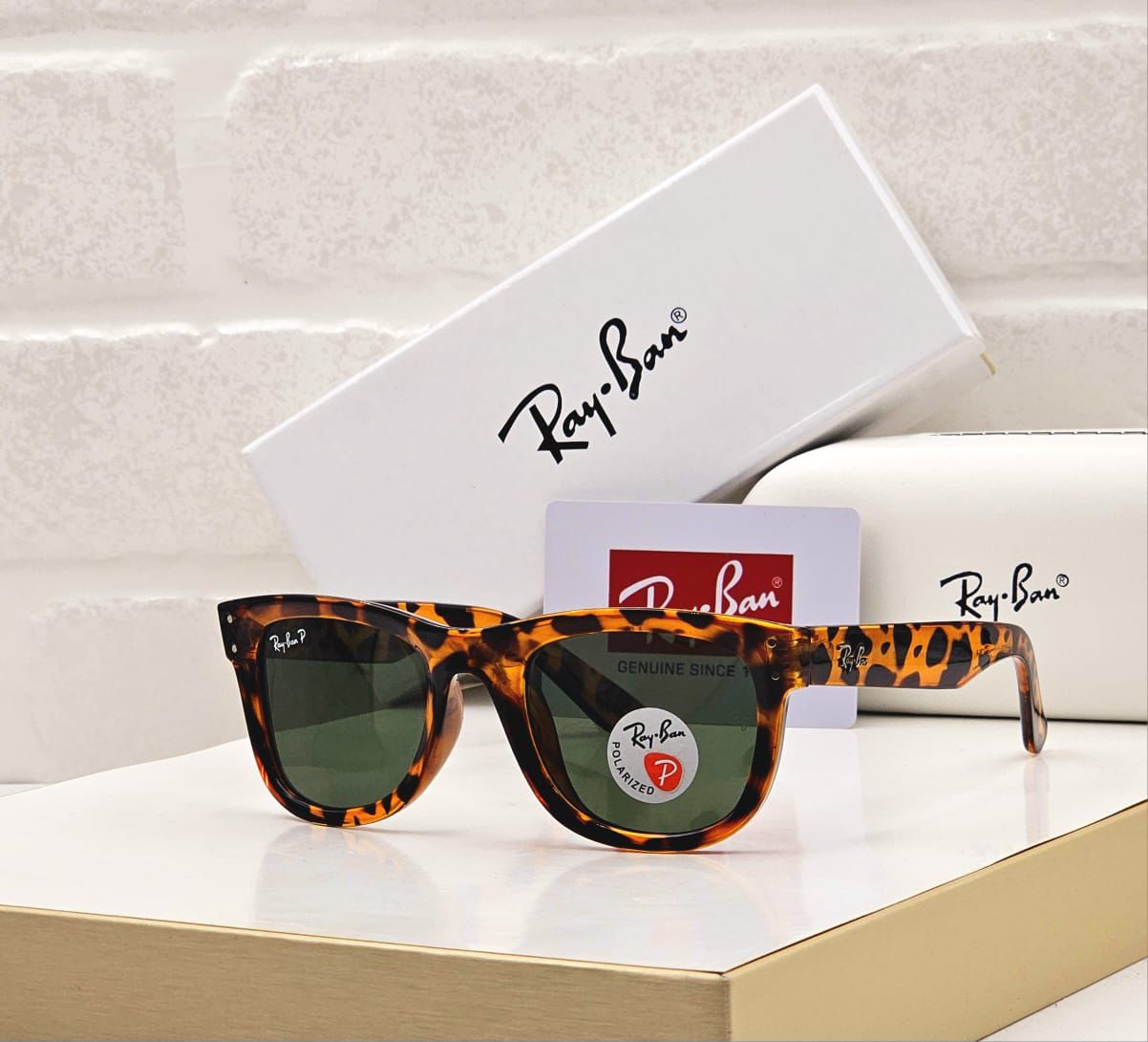 Ray-Ban Wayfarer Polarized Sunglasses - Light Tortoise / Leopard Frame