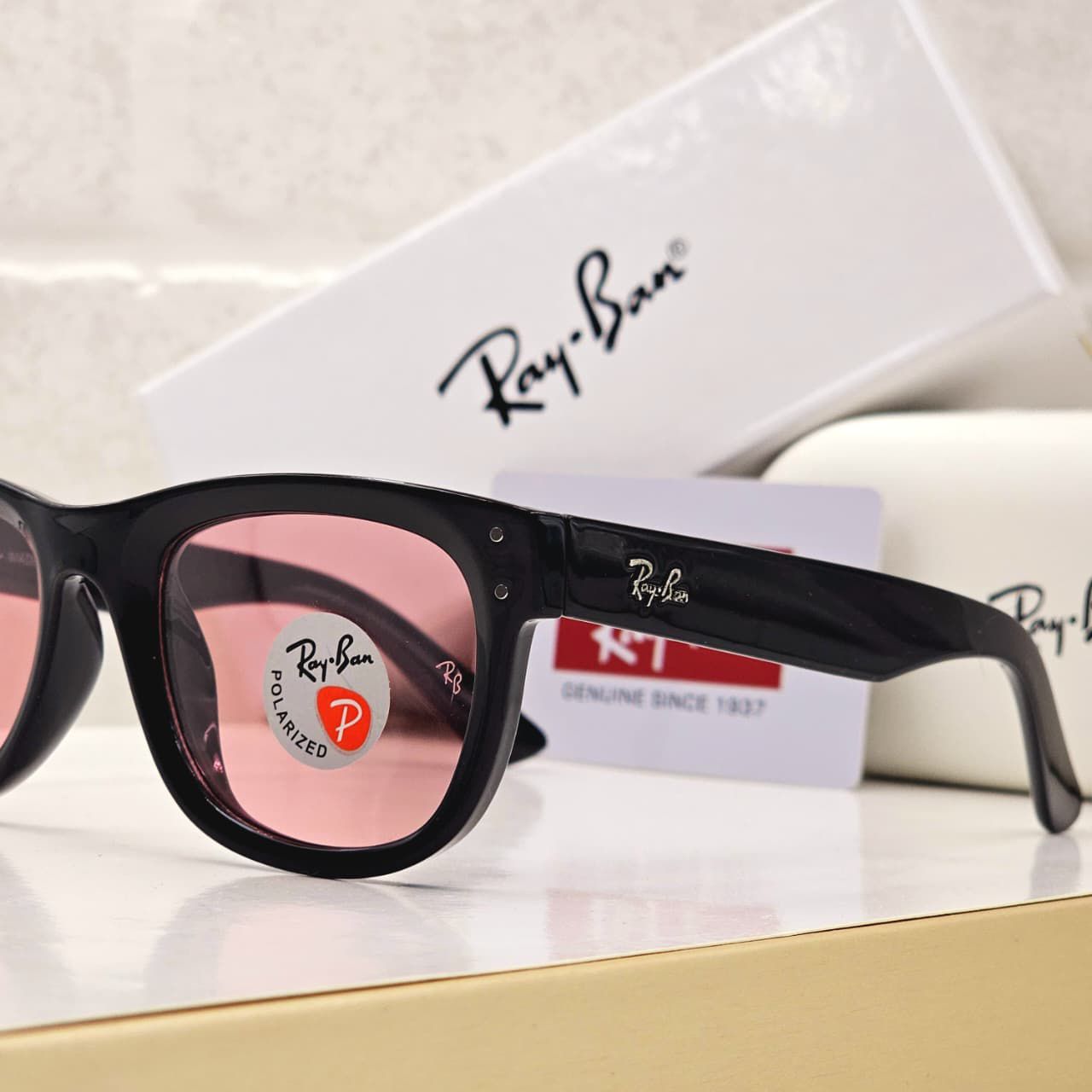 Ray-Ban Wayfarer Polarized Sunglasses - Gloss Black with Light Pink Lenses